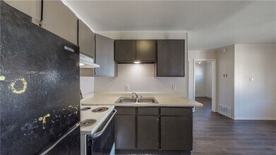 206 Lynn Dr, Unit B in Bryan, TX - Building Photo - Building Photo