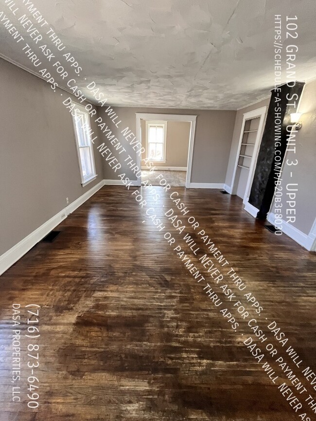 102 Grand St-Unit -Unit 3 - Upper in Lockport, NY - Building Photo - Building Photo
