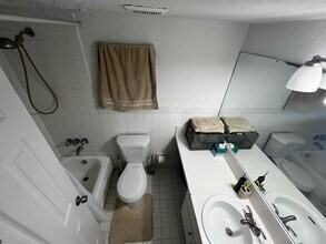 8650 SW 67th Ave, Unit 1014 in Pinecrest, FL - Building Photo - Building Photo