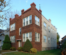 71 Isabel St W in St. Paul, MN - Building Photo - Building Photo