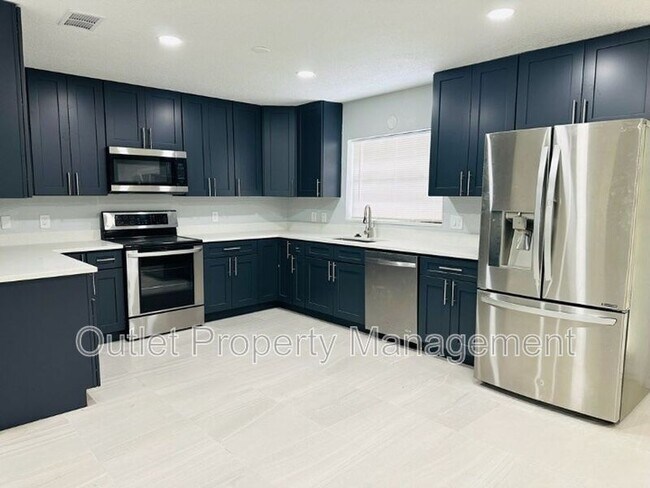 2432 NE 28th St in Ocala, FL - Building Photo - Building Photo