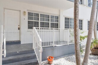 9745 Bay Harbor Terrace in Bay Harbor Islands, FL - Building Photo - Building Photo