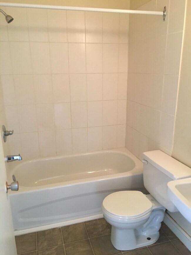 Capilano Apartments in Edmonton, AB - Building Photo - Building Photo