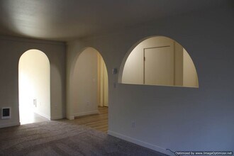 4116 80th Ave W in University Place, WA - Foto de edificio - Building Photo