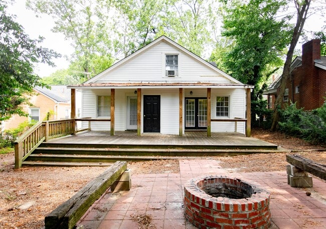 105 N Summit St, Unit A in Greenville, NC - Building Photo - Building Photo