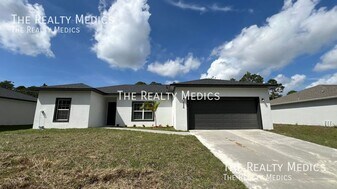 826 Peyton Ave in Palm Bay, FL - Building Photo