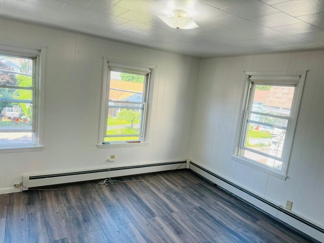 546 Walnut St in Freeland, PA - Building Photo - Building Photo
