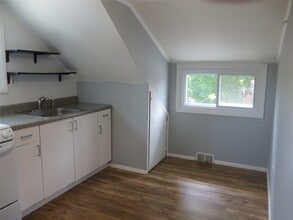 3 Elgar St in East Northport, NY - Building Photo - Building Photo