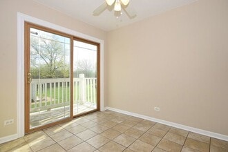 190 Elizabeth Ct in Bartlett, IL - Building Photo - Building Photo