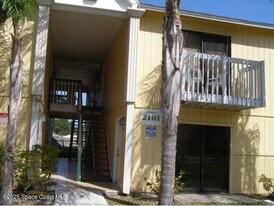 2101 Forest Knoll Dr NE in Palm Bay, FL - Building Photo