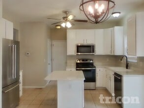 2114 Meramec Ridge Ct, Unit 2 Bedroom 0207 in Fenton, MO - Foto de edificio - Building Photo