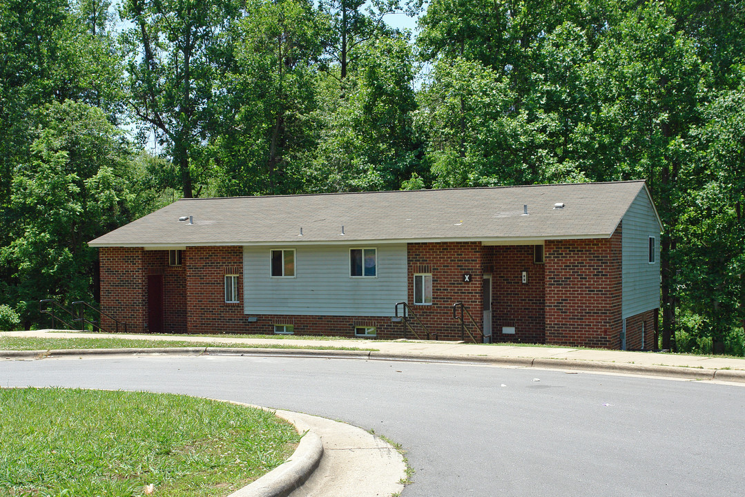 2830 12th Ave SE in Hickory, NC - Building Photo