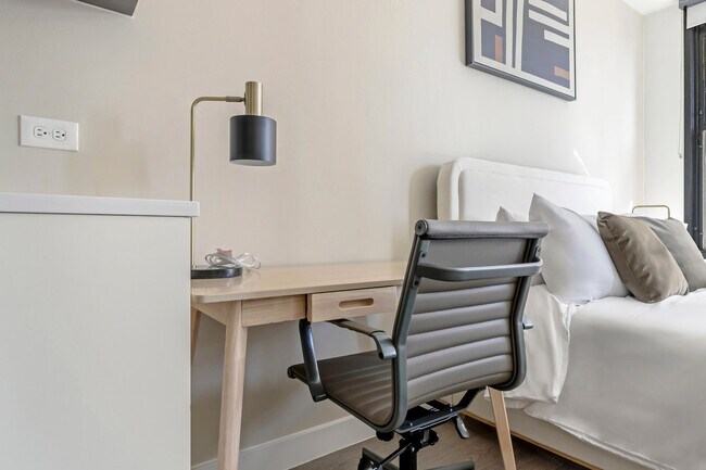 21 E Chestnut St in Chicago, IL - Foto de edificio - Building Photo