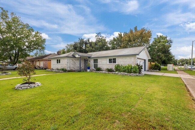 6639 Indian Falls Dr in Missouri City, TX - Building Photo - Building Photo