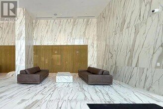 448 Burnhamthorpe Rd W in Mississauga, ON - Building Photo - Building Photo