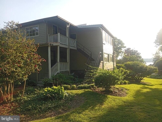 property at 1307 Lark Ln