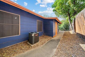 3508 Southridge Dr in Austin, TX - Building Photo - Building Photo