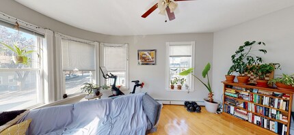 33 Pleasant St, Unit 2 in Cambridge, MA - Foto de edificio - Building Photo