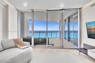 17121 Collins Ave, Unit 1604 in Sunny Isles Beach, FL - Building Photo - Building Photo