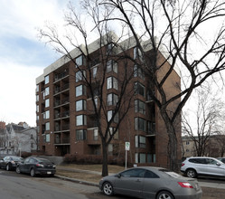 Executive Estates in Calgary, AB - Building Photo - Building Photo