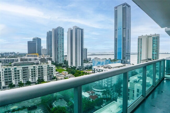 333 NE 24th St in Miami, FL - Building Photo - Building Photo