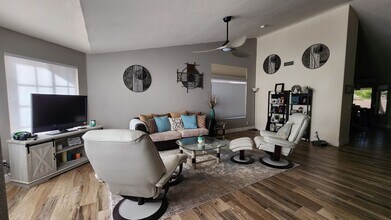 15006 S 9th St in Phoenix, AZ - Building Photo - Building Photo