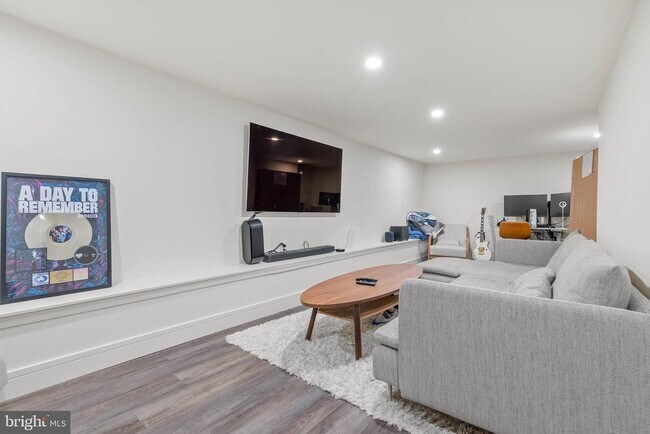 2117 Clymer St in Philadelphia, PA - Building Photo - Building Photo