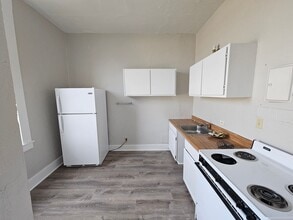 221 Fir St in La Grande, OR - Building Photo - Building Photo