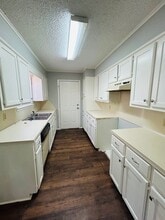 324 Mill Creek Cir in Woodway, TX - Building Photo - Building Photo