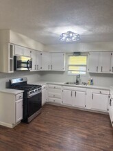 4517 Hirsch Rd in Houston, TX - Building Photo - Building Photo