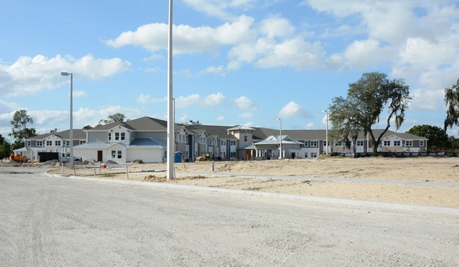 8441 Us Highway 301 S in Riverview, FL - Foto de edificio - Building Photo