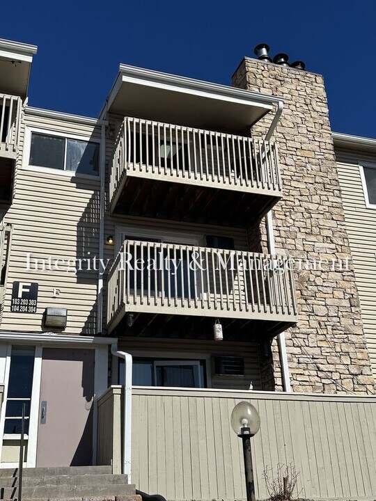 381 S Ames St in Lakewood, CO - Building Photo