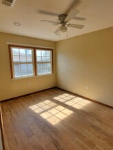 1229 E Lexington Dr, Unit Apt B in Glendale, CA - Building Photo - Building Photo