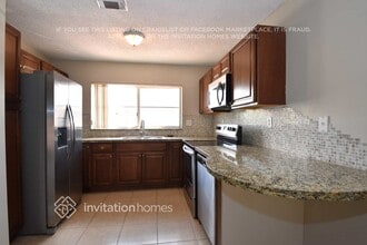12621 NW 11th Ln in Miami, FL - Building Photo - Building Photo