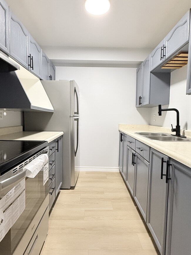 property at 2940 Elsmere Ave