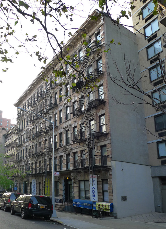 214 E 82nd St in New York, NY - Building Photo - Building Photo