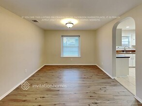 9010 Clearwood Pth in Universal City, TX - Foto de edificio - Building Photo