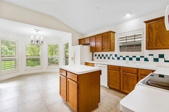 206 N Dreamweaver Cir in Spring, TX - Foto de edificio - Building Photo