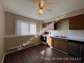 10403 N Church St in Huntley, IL - Building Photo - Building Photo