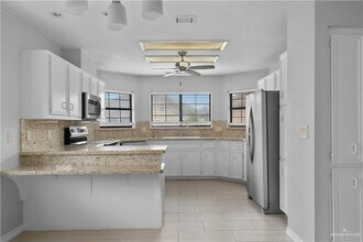 21 E Moore Rd in Pharr, TX - Building Photo - Building Photo