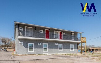 2305 Pinn Rd in San Antonio, TX - Building Photo