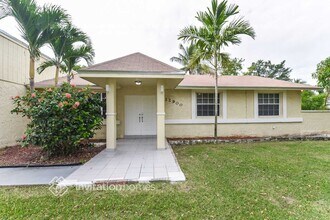 12900 SW 191st Terrace in Miami, FL - Building Photo - Building Photo