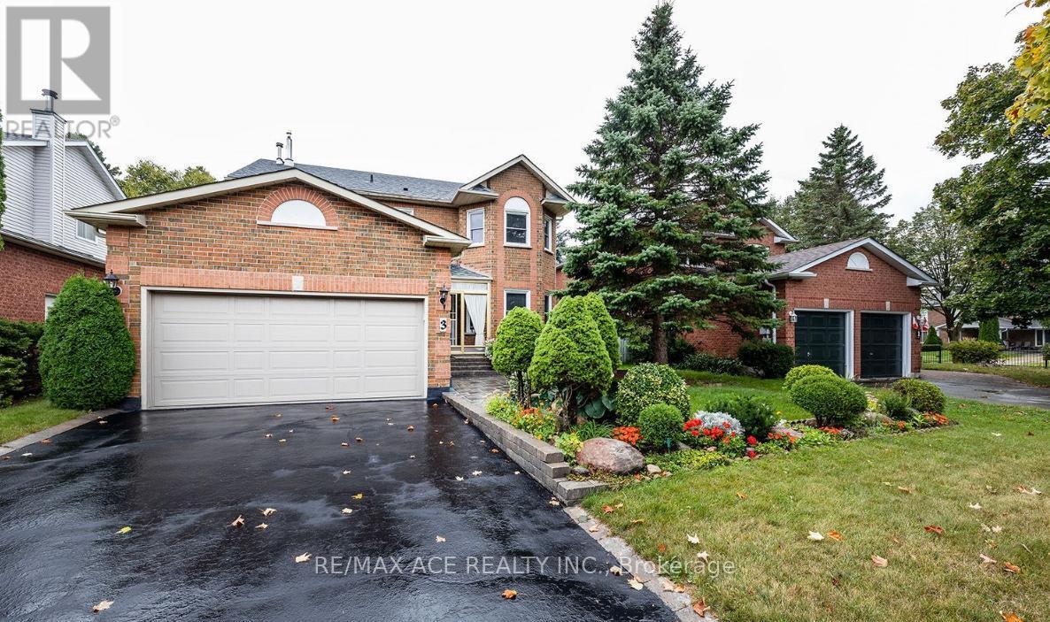 3 Springsyde St in Whitby, ON - Building Photo