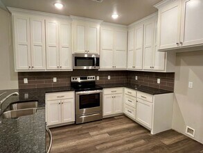 6516 Bent Wood Villas Dr in Oklahoma City, OK - Building Photo - Building Photo