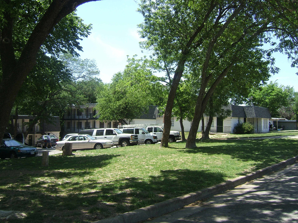 Treehouse Apartments in Fort Worth, TX - Foto de edificio