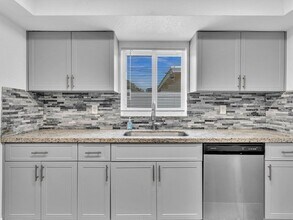 4560 NW 3rd Ave in Fort Lauderdale, FL - Building Photo - Building Photo