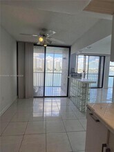 17500 N Bay Rd in Sunny Isles Beach, FL - Building Photo - Building Photo