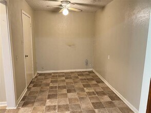 916 Manhattan Dr in Denton, TX - Building Photo - Building Photo