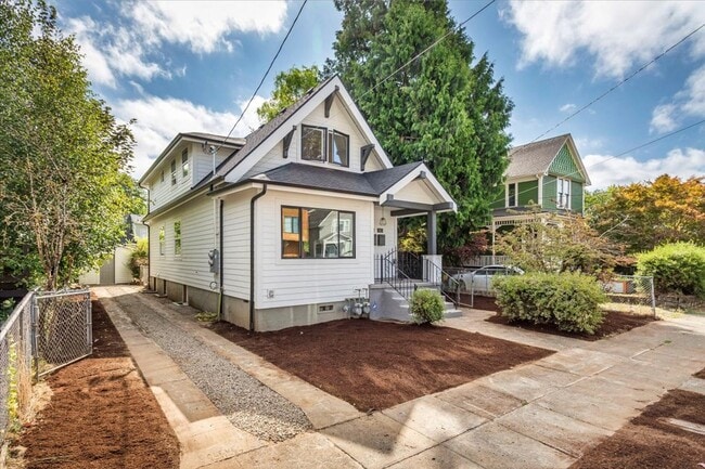 3622-3624 NE Cleveland Ave in Portland, OR - Building Photo - Building Photo