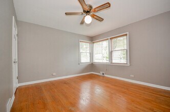 812 Highland Ave in Glen Ellyn, IL - Foto de edificio - Building Photo